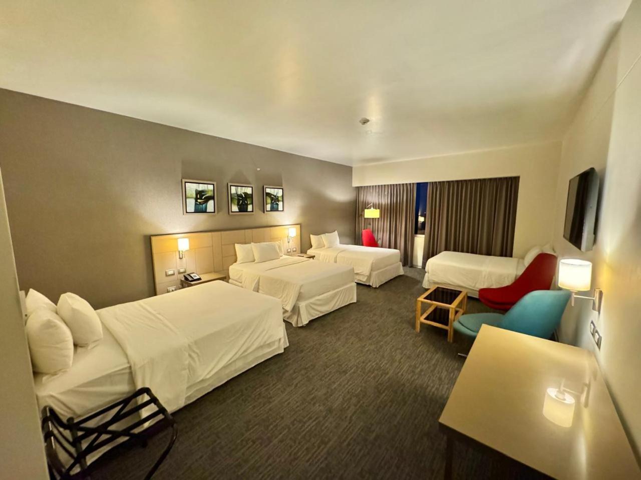 Bth Rebel Tacna Hotel Bagian luar foto